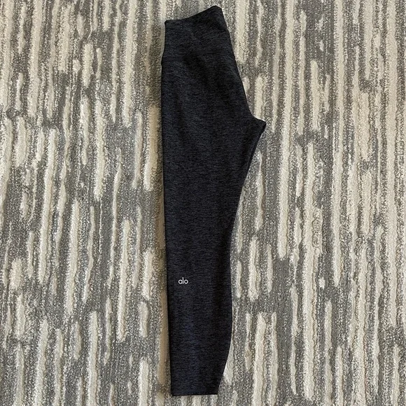 NWOT ALO Yoga Alosoft 7/8 Highlight Legging- Size Small - Picture 2 of 5